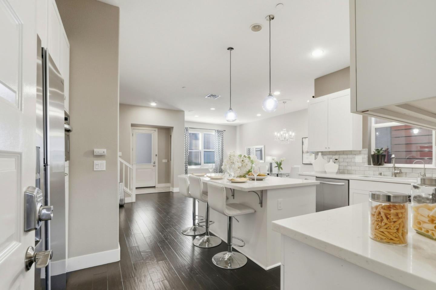 Detail Gallery Image 7 of 44 For 563 Odyssey Ln, Milpitas,  CA 95035 - 4 Beds | 3/1 Baths