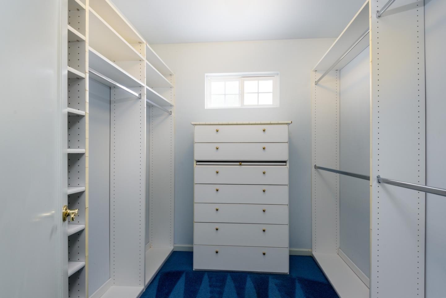 Detail Gallery Image 14 of 30 For 300 Manzanita Ave, San Carlos,  CA 94070 - 4 Beds | 2/1 Baths