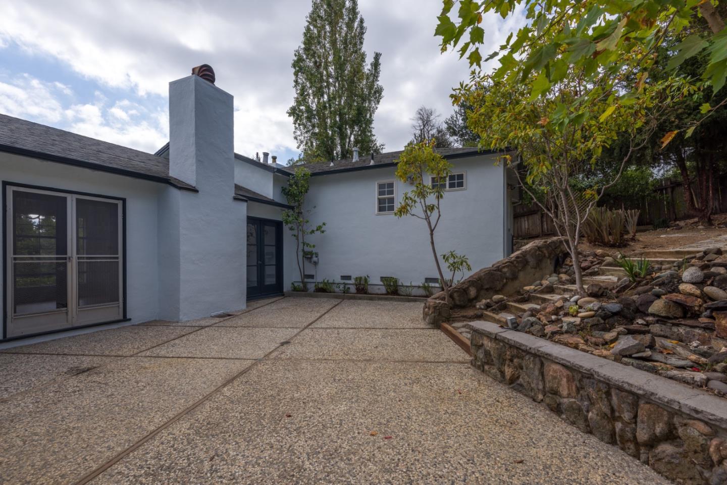 Detail Gallery Image 20 of 30 For 300 Manzanita Ave, San Carlos,  CA 94070 - 4 Beds | 2/1 Baths