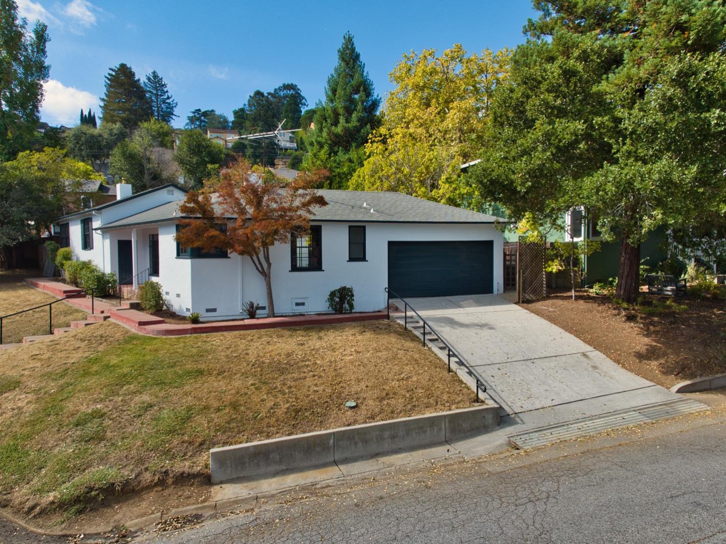 Detail Gallery Image 24 of 30 For 300 Manzanita Ave, San Carlos,  CA 94070 - 4 Beds | 2/1 Baths