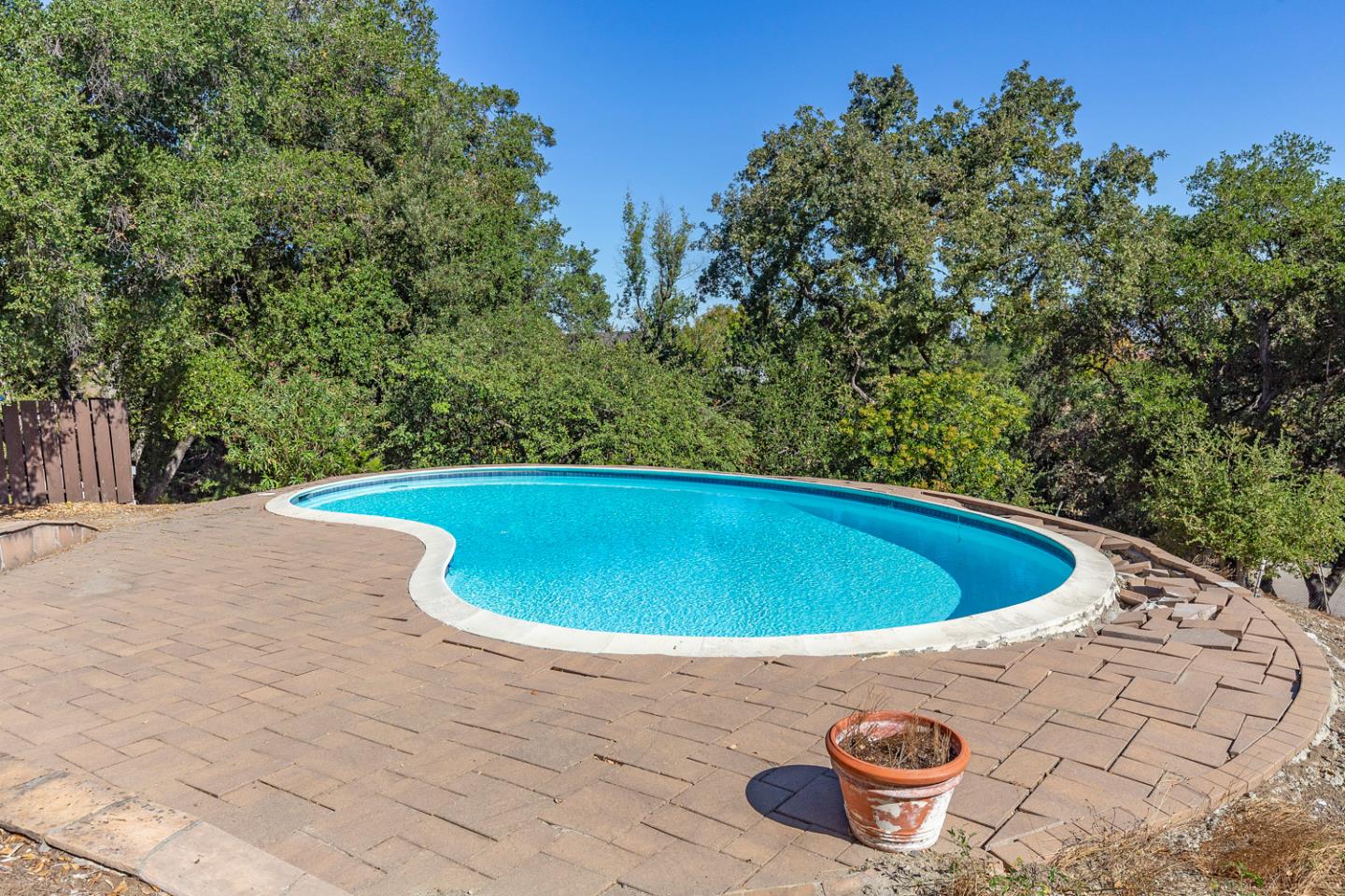 Detail Gallery Image 27 of 31 For 26385 Altamont Rd, Los Altos Hills,  CA 94022 - 4 Beds | 2 Baths