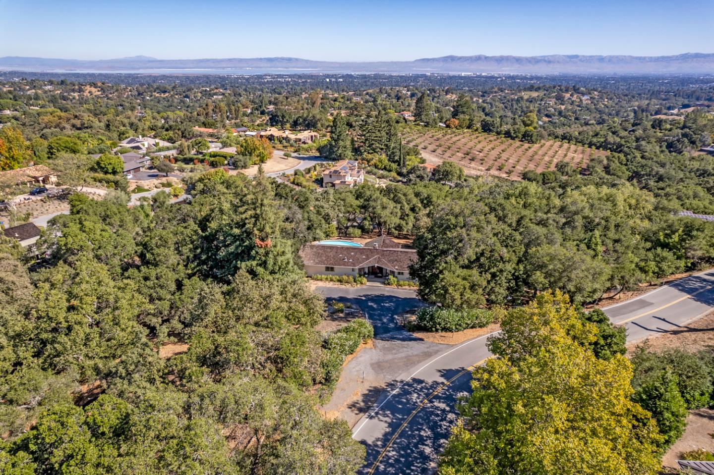 Detail Gallery Image 30 of 31 For 26385 Altamont Rd, Los Altos Hills,  CA 94022 - 4 Beds | 2 Baths