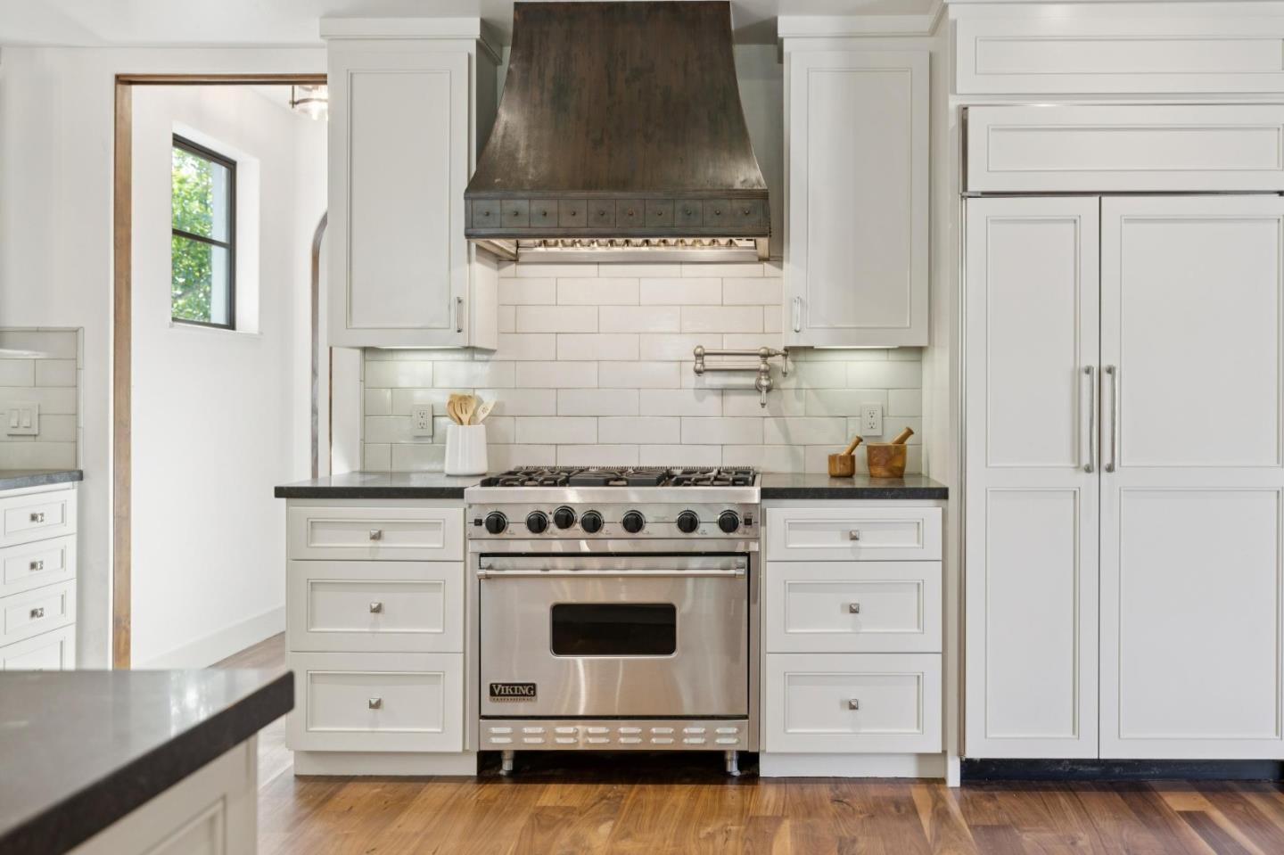 Detail Gallery Image 12 of 48 For 1827 Cowper St, Palo Alto,  CA 94301 - 6 Beds | 3/1 Baths