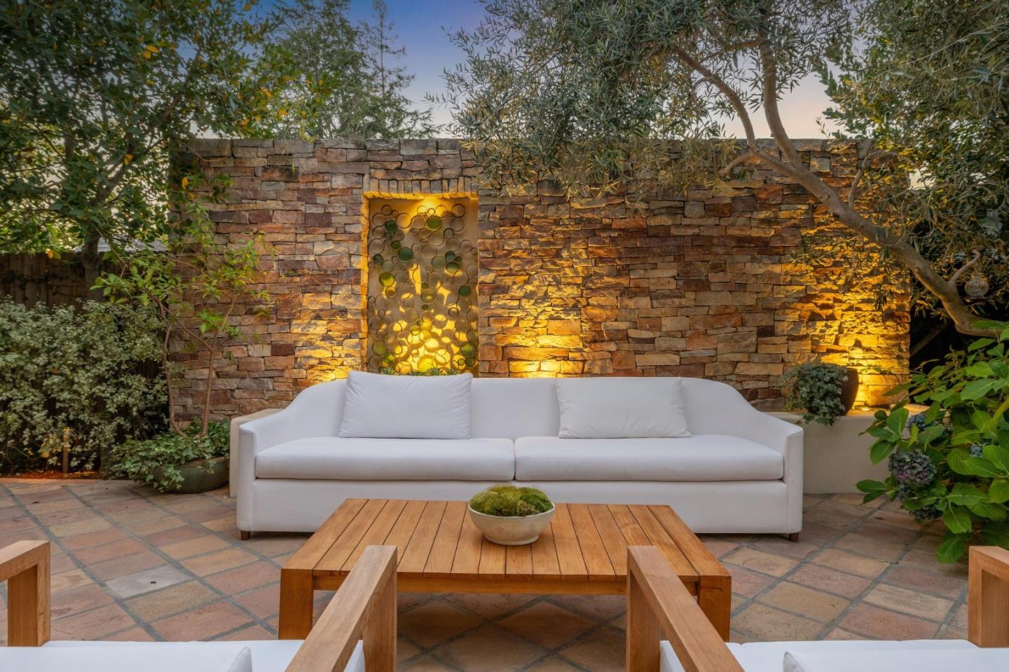 Detail Gallery Image 20 of 48 For 1827 Cowper St, Palo Alto,  CA 94301 - 6 Beds | 3/1 Baths