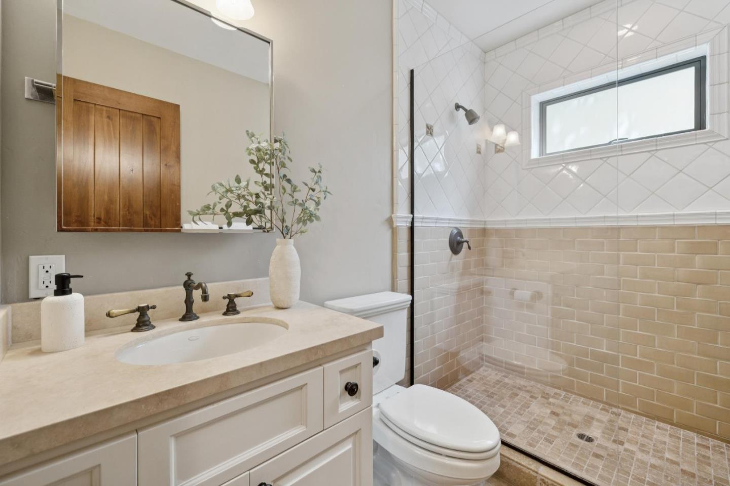 Detail Gallery Image 37 of 48 For 1827 Cowper St, Palo Alto,  CA 94301 - 6 Beds | 3/1 Baths