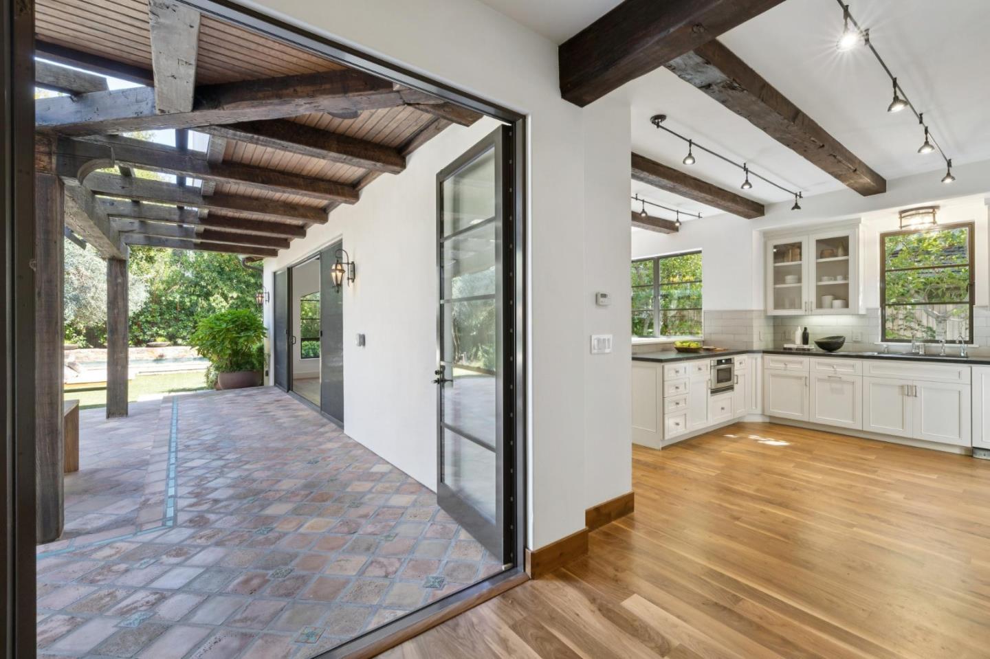 Detail Gallery Image 9 of 48 For 1827 Cowper St, Palo Alto,  CA 94301 - 6 Beds | 3/1 Baths