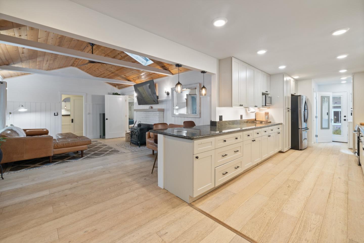 Detail Gallery Image 9 of 67 For 14775 W Park Ave, Boulder Creek,  CA 95006 - 3 Beds | 1/1 Baths