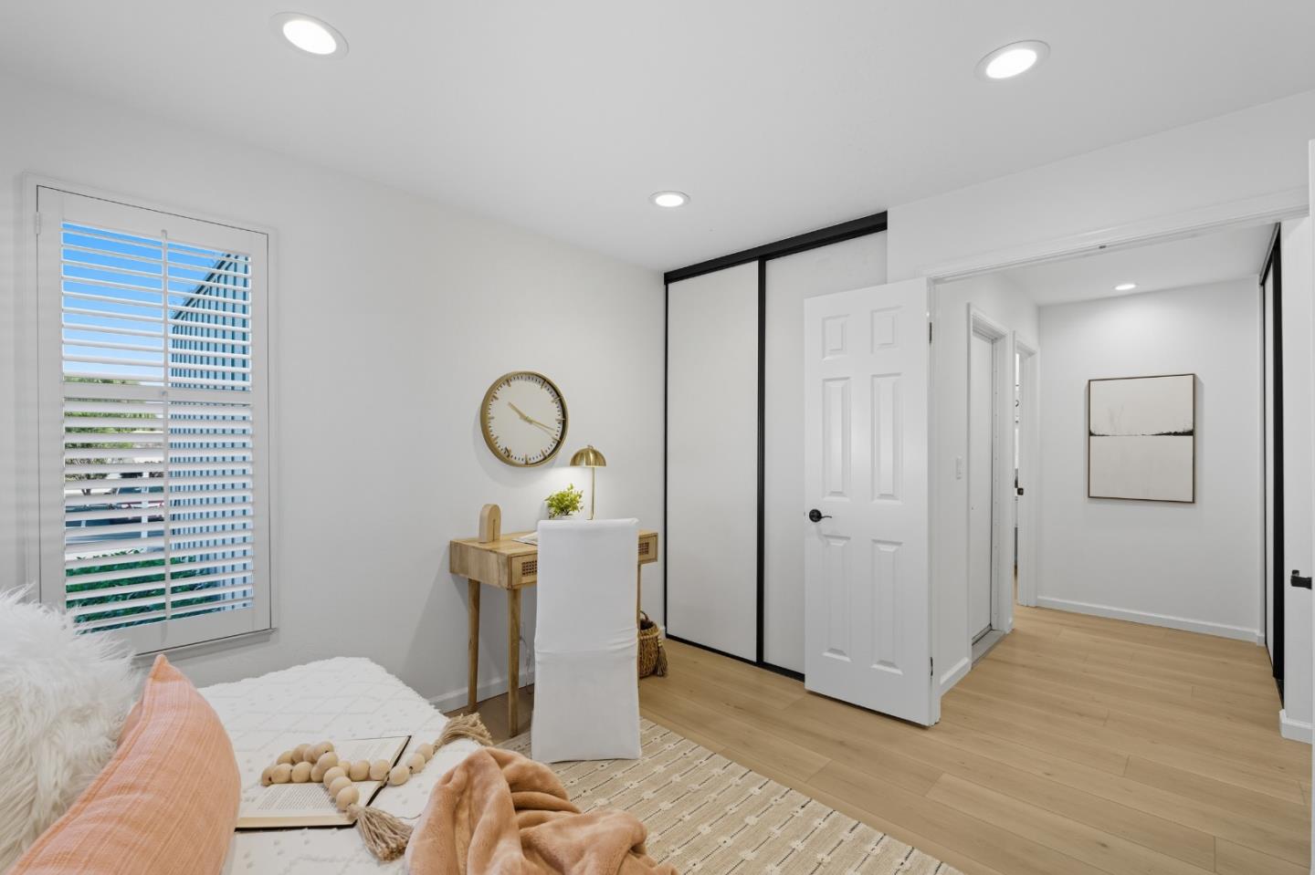 Detail Gallery Image 14 of 24 For 1229 Shoal Dr, San Mateo,  CA 94404 - 2 Beds | 2 Baths