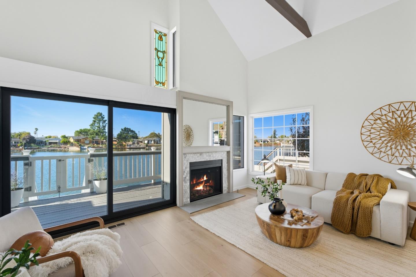 Detail Gallery Image 2 of 24 For 1229 Shoal Dr, San Mateo,  CA 94404 - 2 Beds | 2 Baths