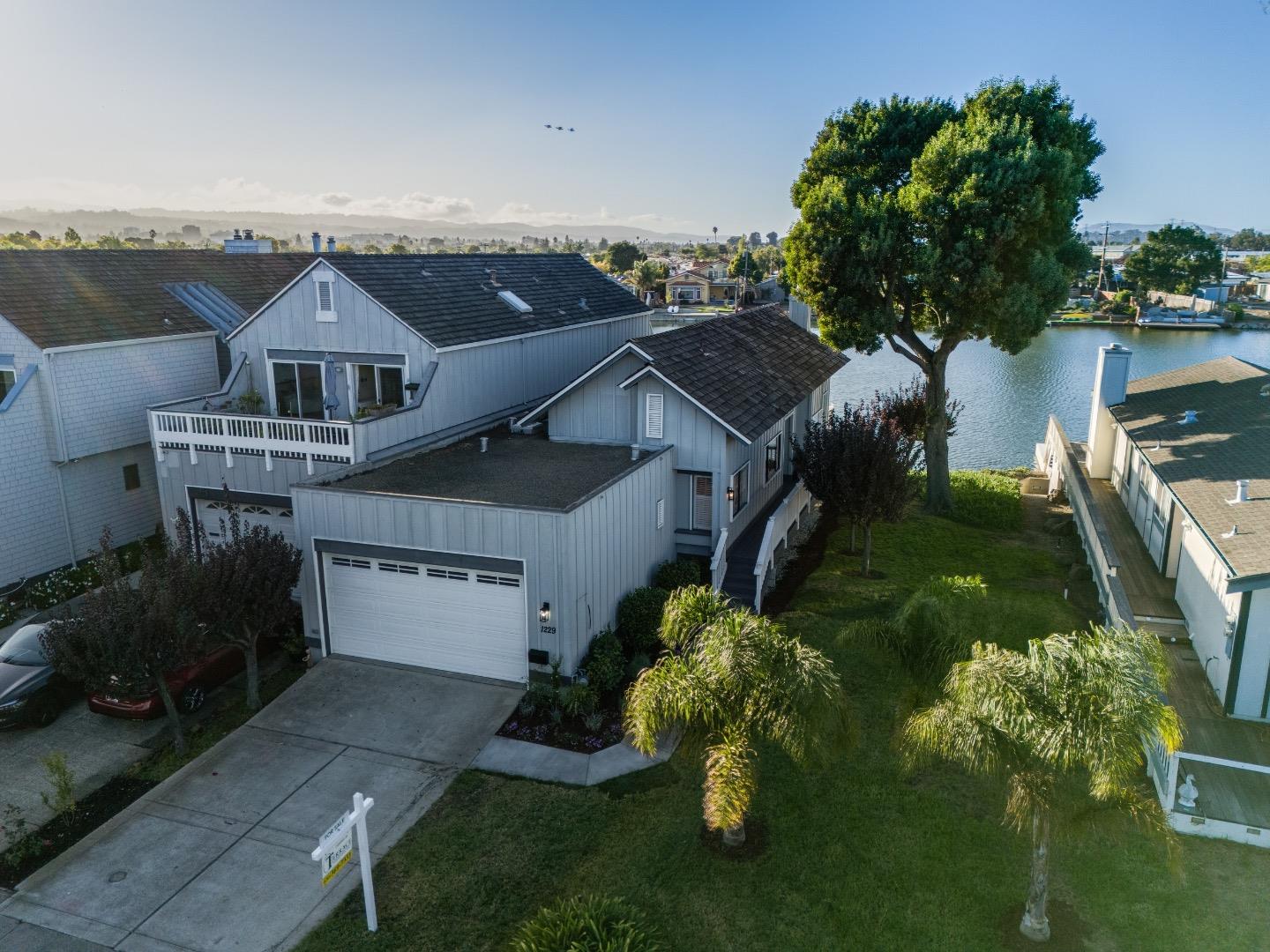 Detail Gallery Image 21 of 24 For 1229 Shoal Dr, San Mateo,  CA 94404 - 2 Beds | 2 Baths