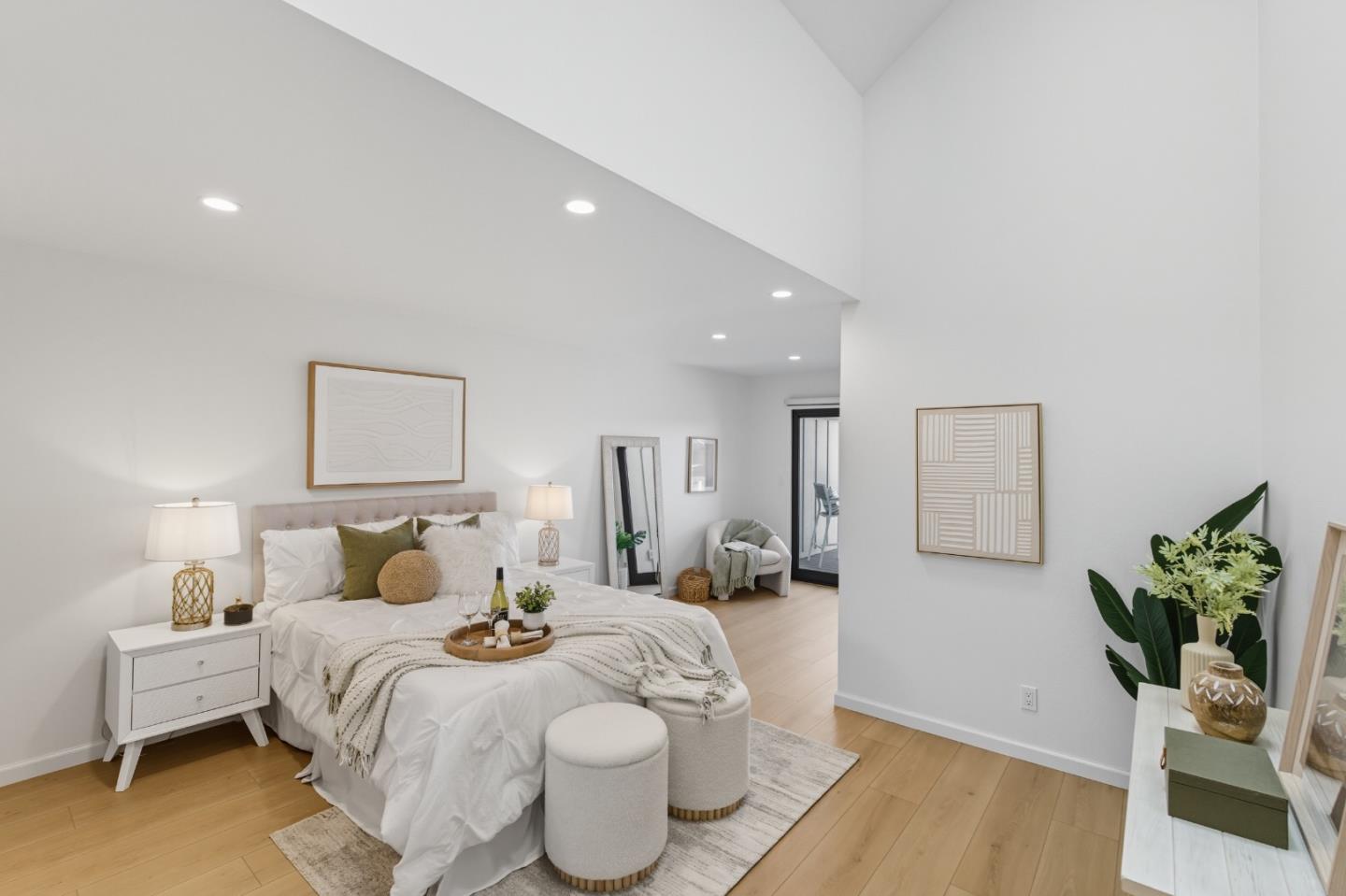 Detail Gallery Image 6 of 24 For 1229 Shoal Dr, San Mateo,  CA 94404 - 2 Beds | 2 Baths