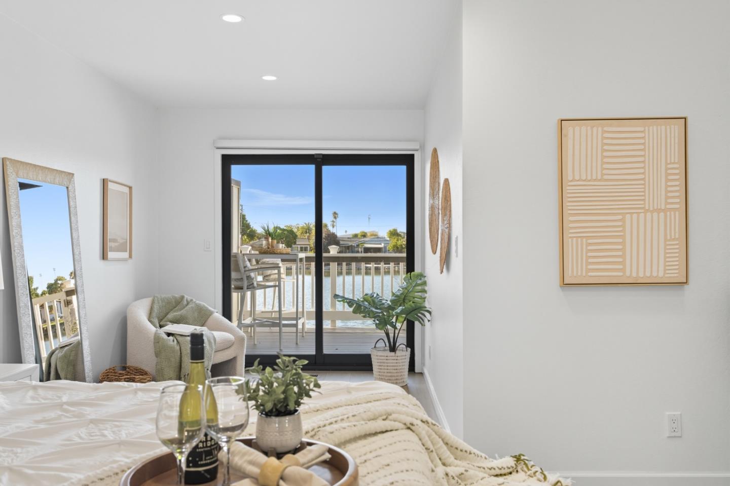 Detail Gallery Image 7 of 24 For 1229 Shoal Dr, San Mateo,  CA 94404 - 2 Beds | 2 Baths