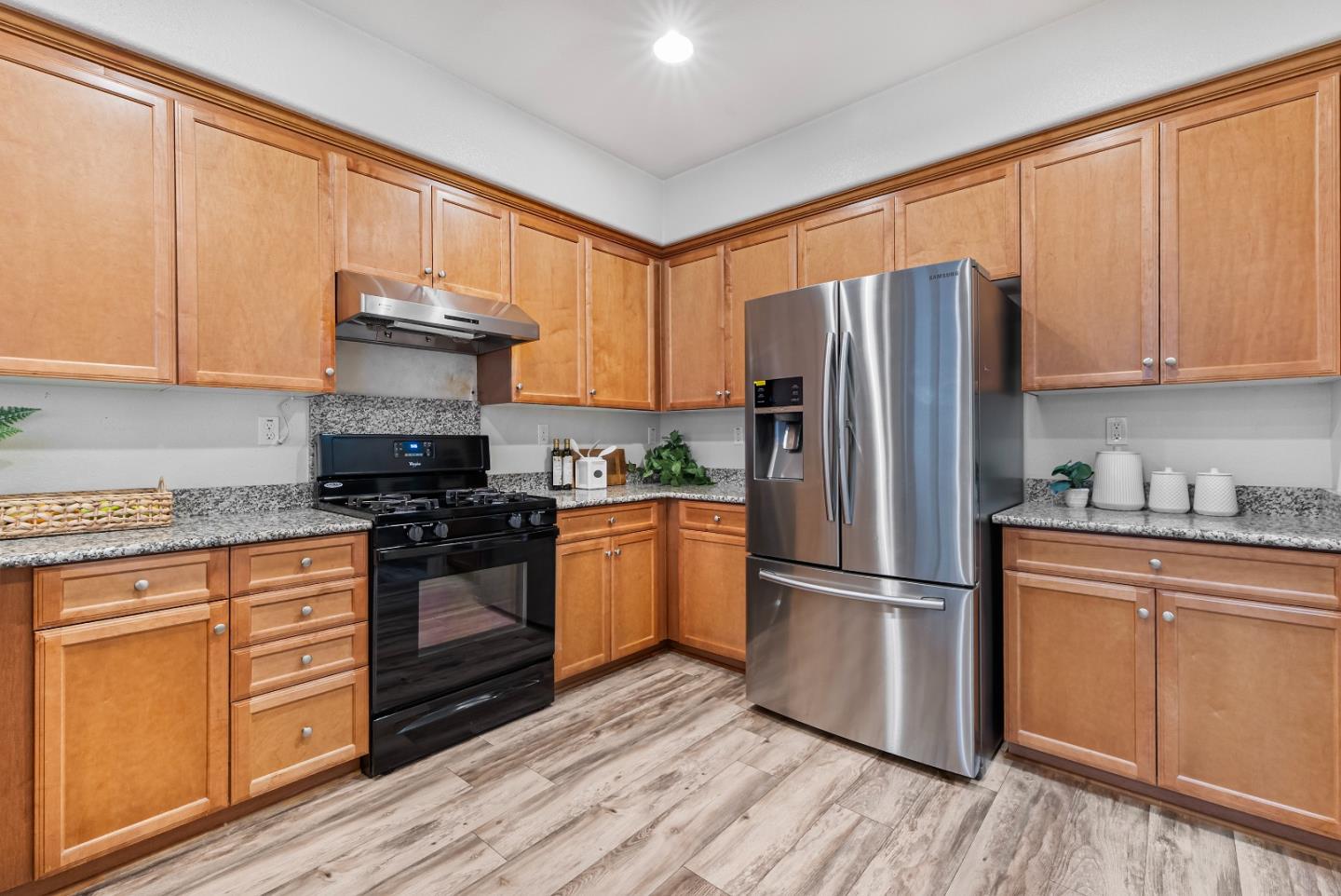 Detail Gallery Image 11 of 36 For 1088 Mallow Ter, San Jose,  CA 95133 - 3 Beds | 2/1 Baths