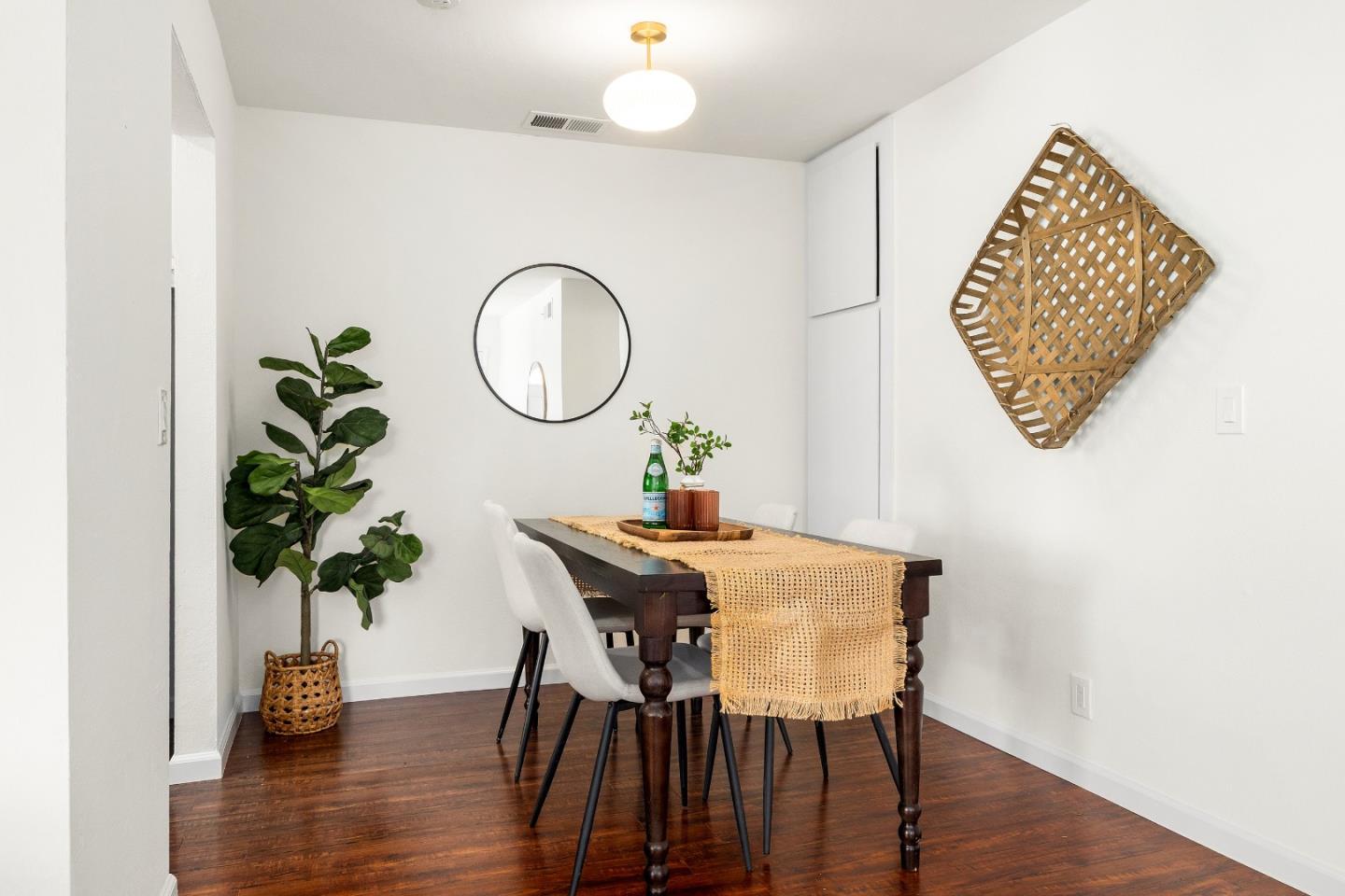 Detail Gallery Image 11 of 33 For 161 Harbor Oaks Cir, Santa Cruz,  CA 95062 - 3 Beds | 1/1 Baths