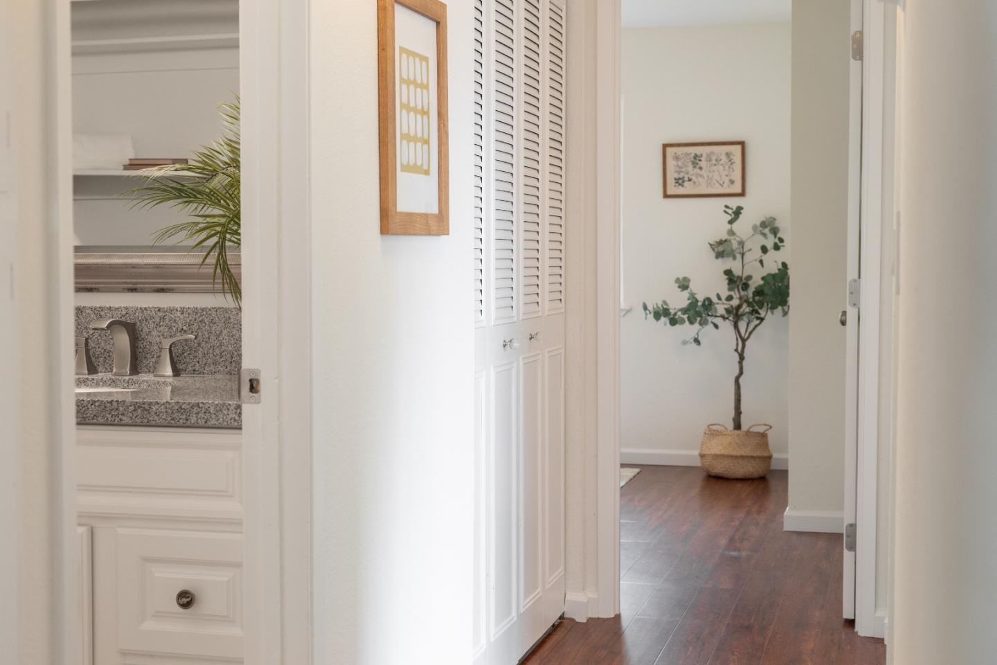 Detail Gallery Image 14 of 33 For 161 Harbor Oaks Cir, Santa Cruz,  CA 95062 - 3 Beds | 1/1 Baths