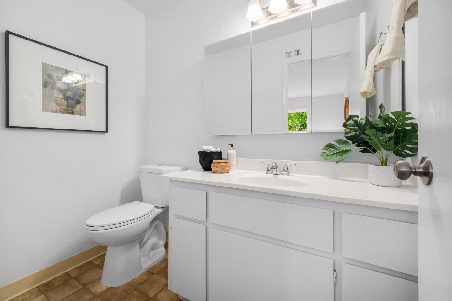 Detail Gallery Image 22 of 33 For 161 Harbor Oaks Cir, Santa Cruz,  CA 95062 - 3 Beds | 1/1 Baths