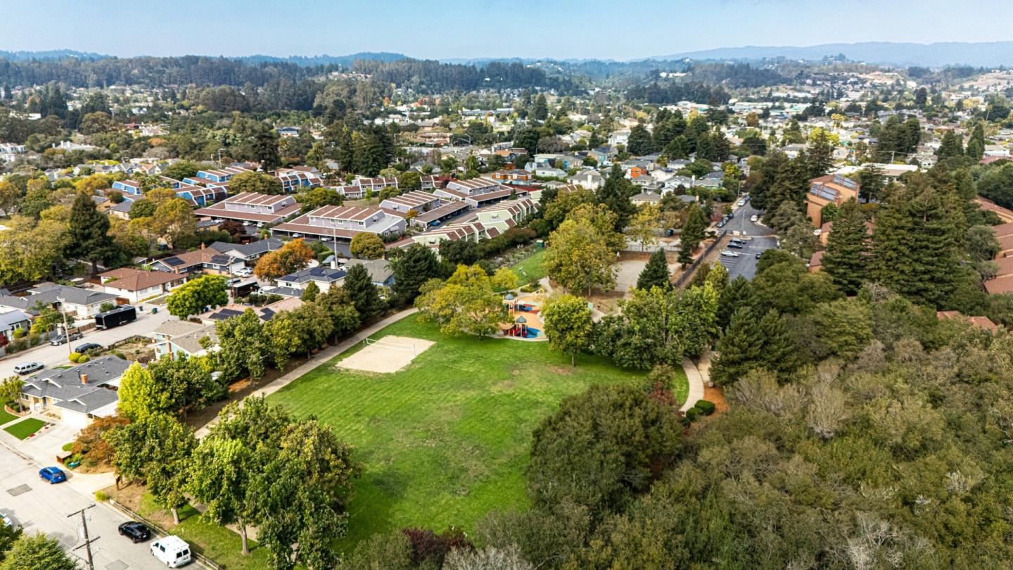 Detail Gallery Image 28 of 33 For 161 Harbor Oaks Cir, Santa Cruz,  CA 95062 - 3 Beds | 1/1 Baths