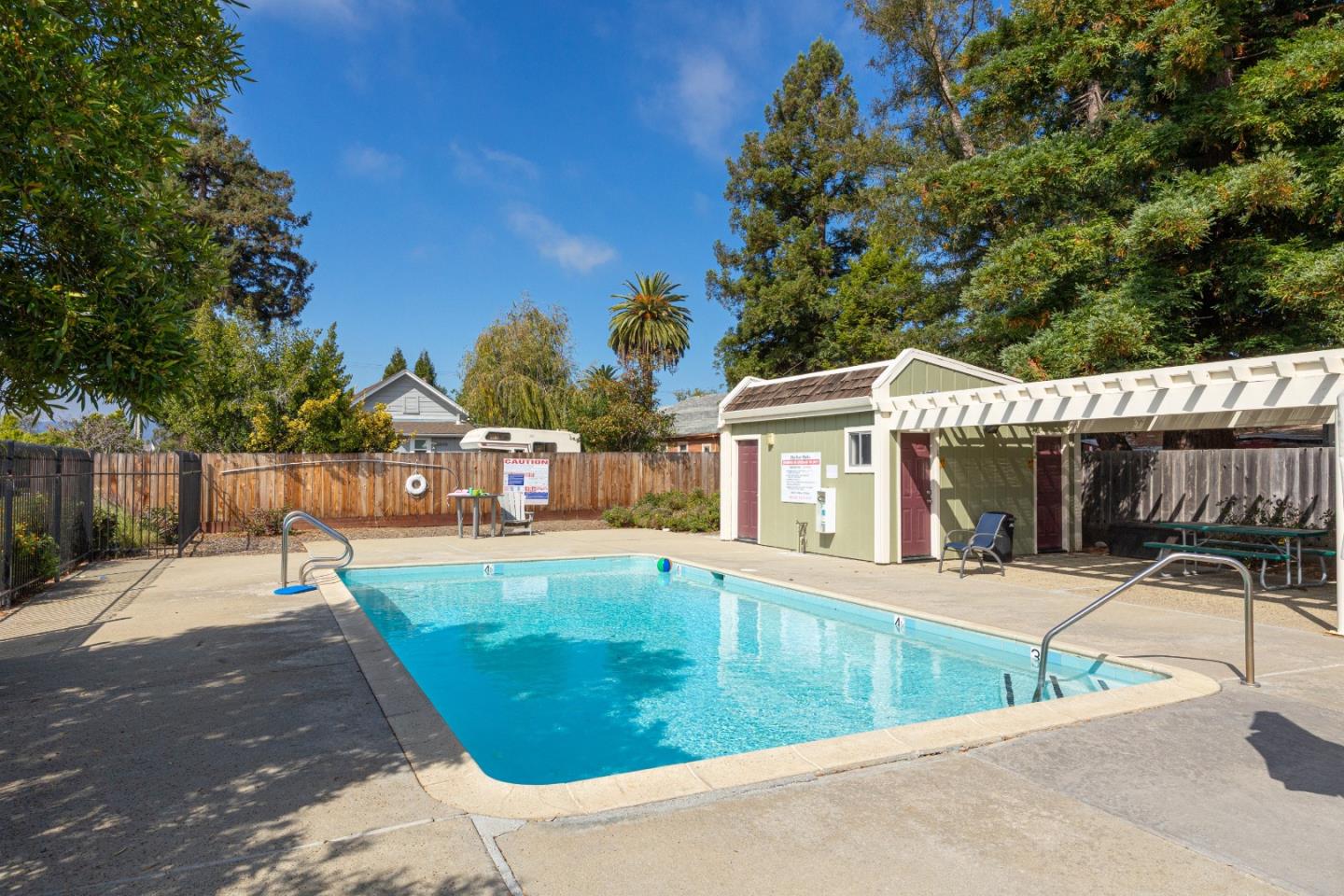 Detail Gallery Image 32 of 33 For 161 Harbor Oaks Cir, Santa Cruz,  CA 95062 - 3 Beds | 1/1 Baths