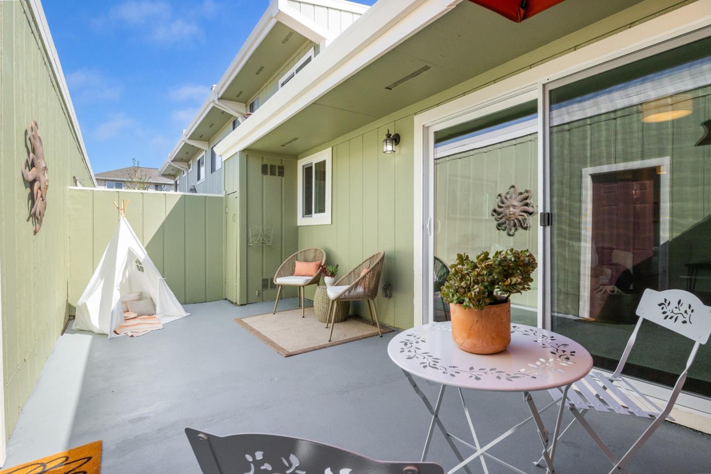 Detail Gallery Image 7 of 33 For 161 Harbor Oaks Cir, Santa Cruz,  CA 95062 - 3 Beds | 1/1 Baths