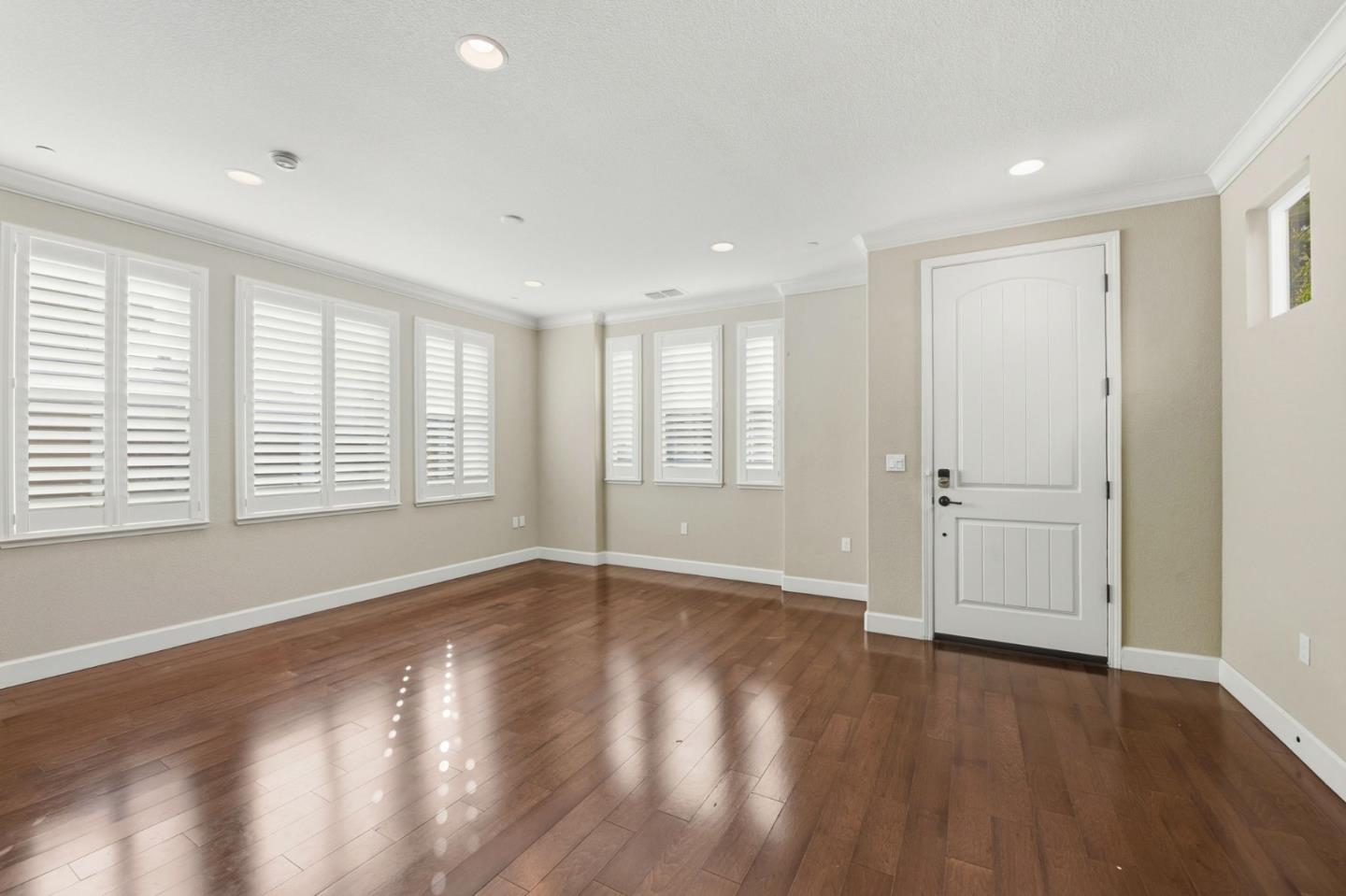 Detail Gallery Image 12 of 74 For 819 Maddox Loop, San Jose,  CA 95123 - 4 Beds | 2/1 Baths