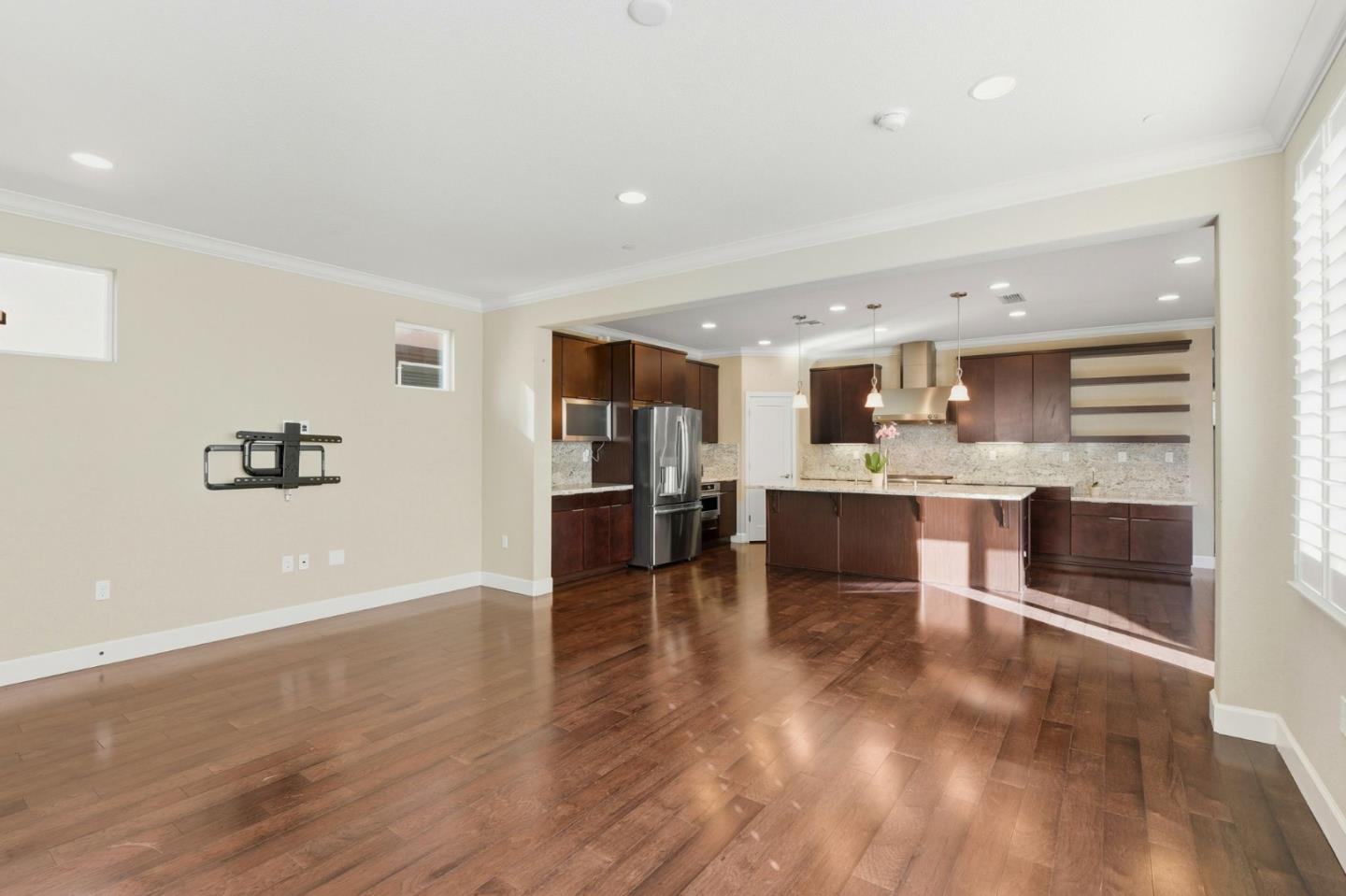 Detail Gallery Image 13 of 74 For 819 Maddox Loop, San Jose,  CA 95123 - 4 Beds | 2/1 Baths