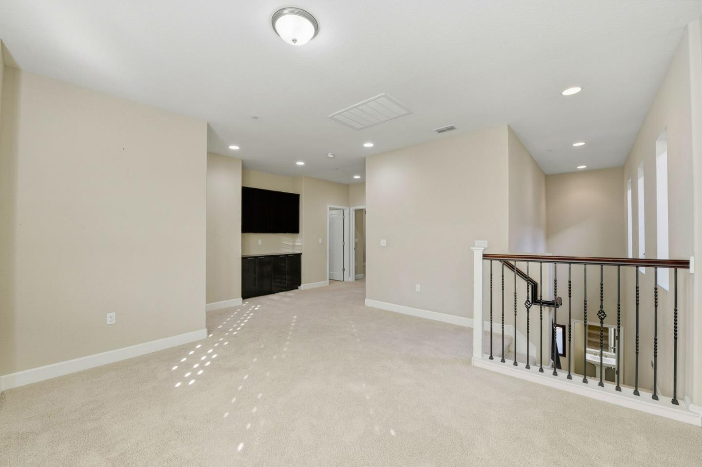 Detail Gallery Image 25 of 74 For 819 Maddox Loop, San Jose,  CA 95123 - 4 Beds | 2/1 Baths