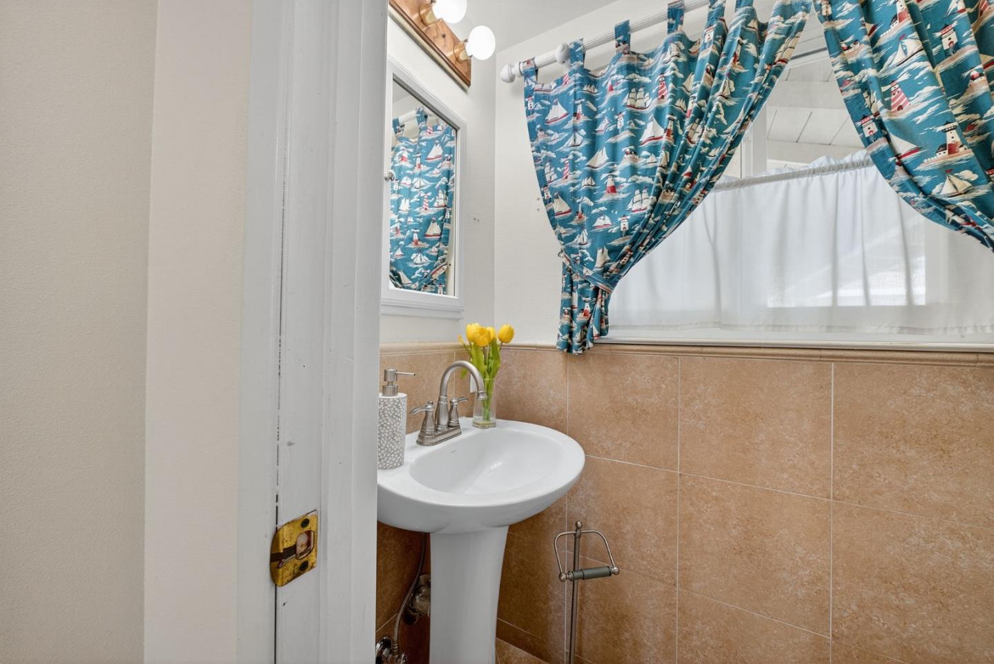 Detail Gallery Image 35 of 46 For 3277 Ensalmo Ave, San Jose,  CA 95118 - 3 Beds | 2/1 Baths