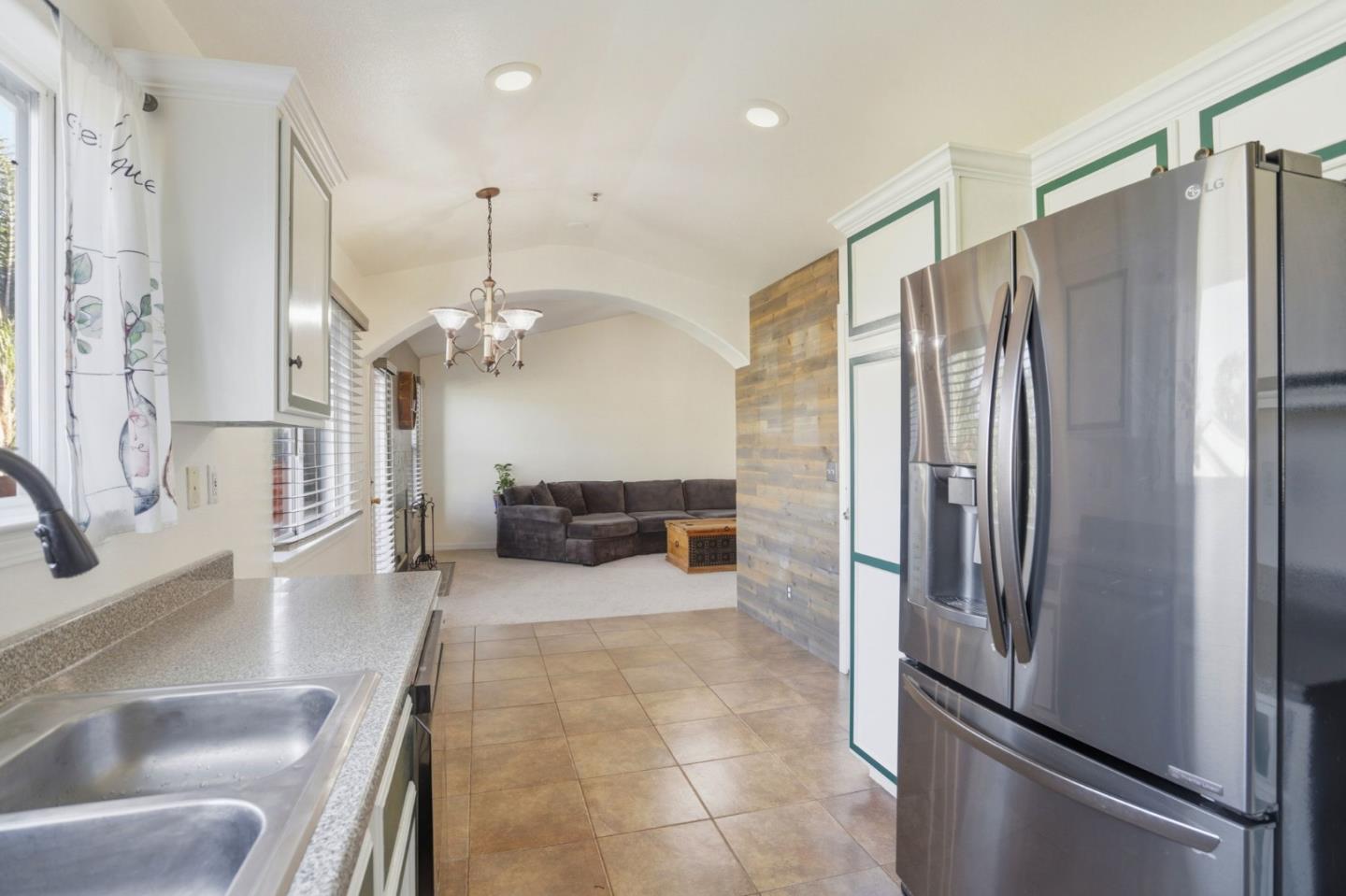 Detail Gallery Image 14 of 35 For 125 Lapis Dr, Watsonville,  CA 95076 - 3 Beds | 2 Baths