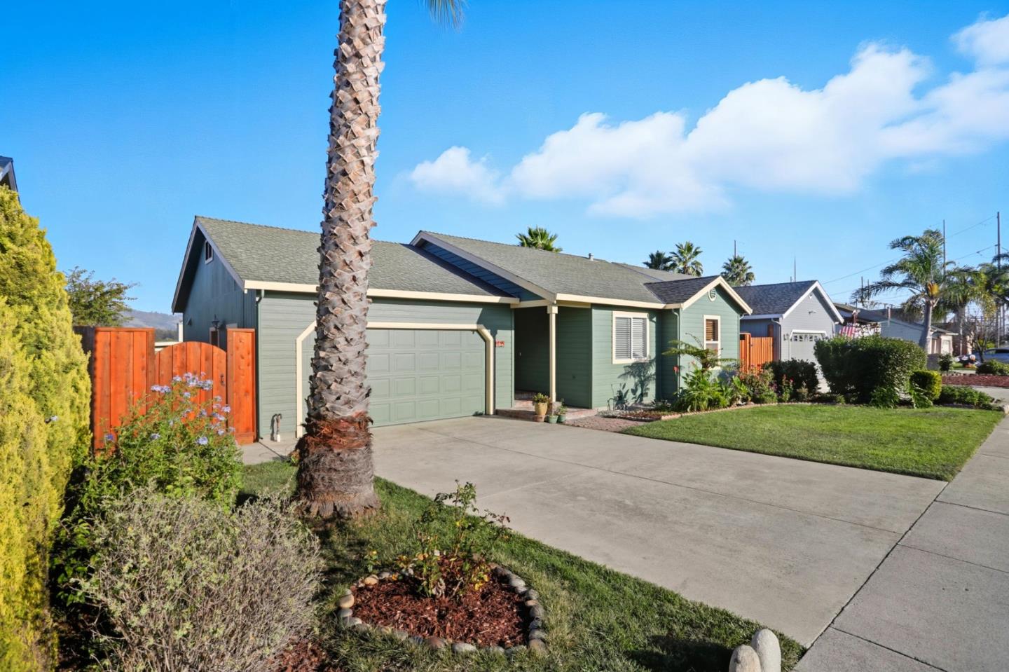 Detail Gallery Image 2 of 35 For 125 Lapis Dr, Watsonville,  CA 95076 - 3 Beds | 2 Baths