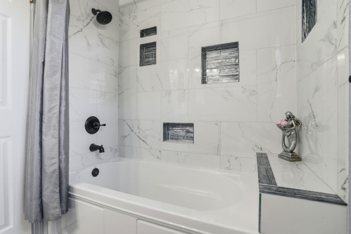 Detail Gallery Image 25 of 35 For 125 Lapis Dr, Watsonville,  CA 95076 - 3 Beds | 2 Baths