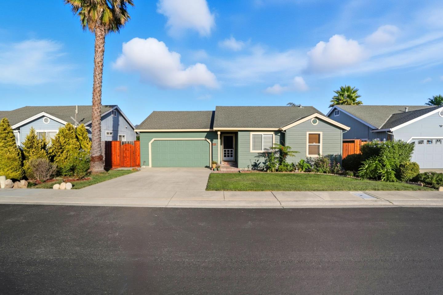 Detail Gallery Image 3 of 35 For 125 Lapis Dr, Watsonville,  CA 95076 - 3 Beds | 2 Baths