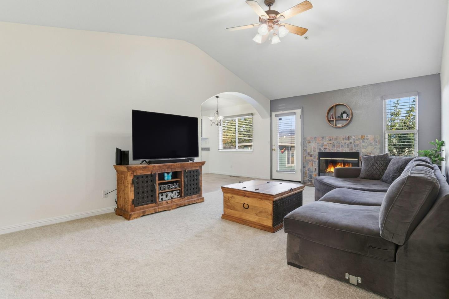 Detail Gallery Image 6 of 35 For 125 Lapis Dr, Watsonville,  CA 95076 - 3 Beds | 2 Baths