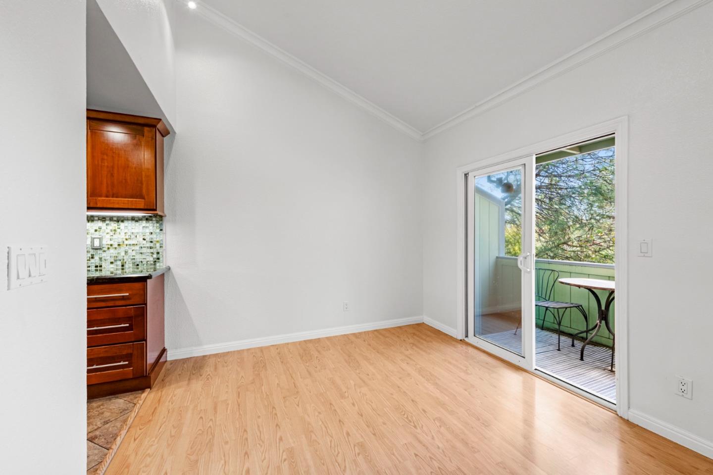 Detail Gallery Image 10 of 36 For 3717 Clayton Rd, Concord,  CA 94521 - 2 Beds | 2/1 Baths