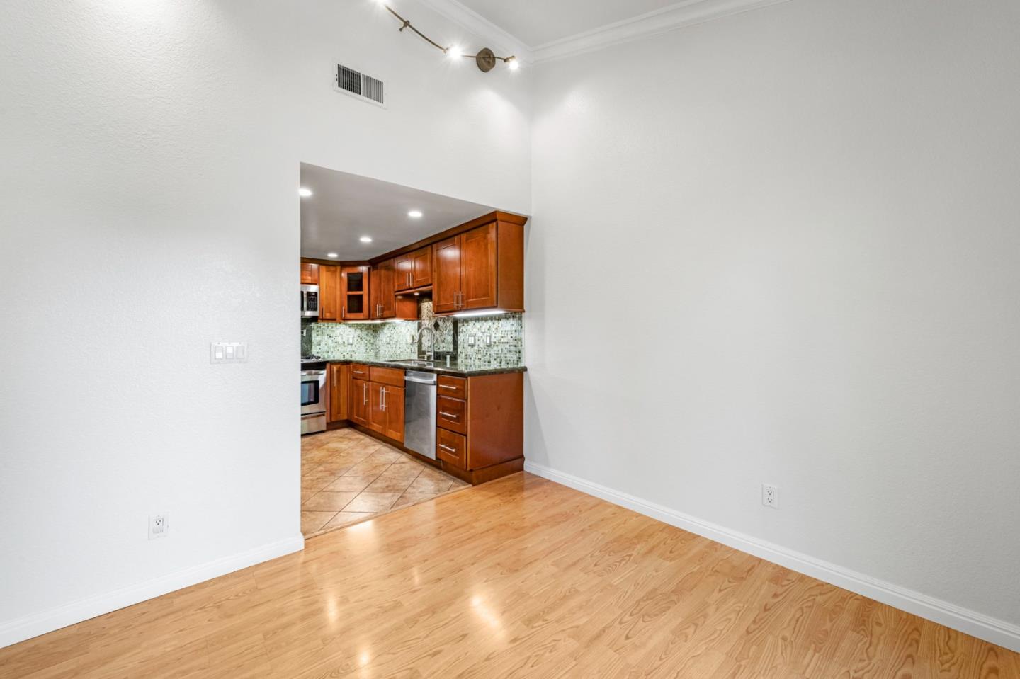 Detail Gallery Image 14 of 36 For 3717 Clayton Rd, Concord,  CA 94521 - 2 Beds | 2/1 Baths