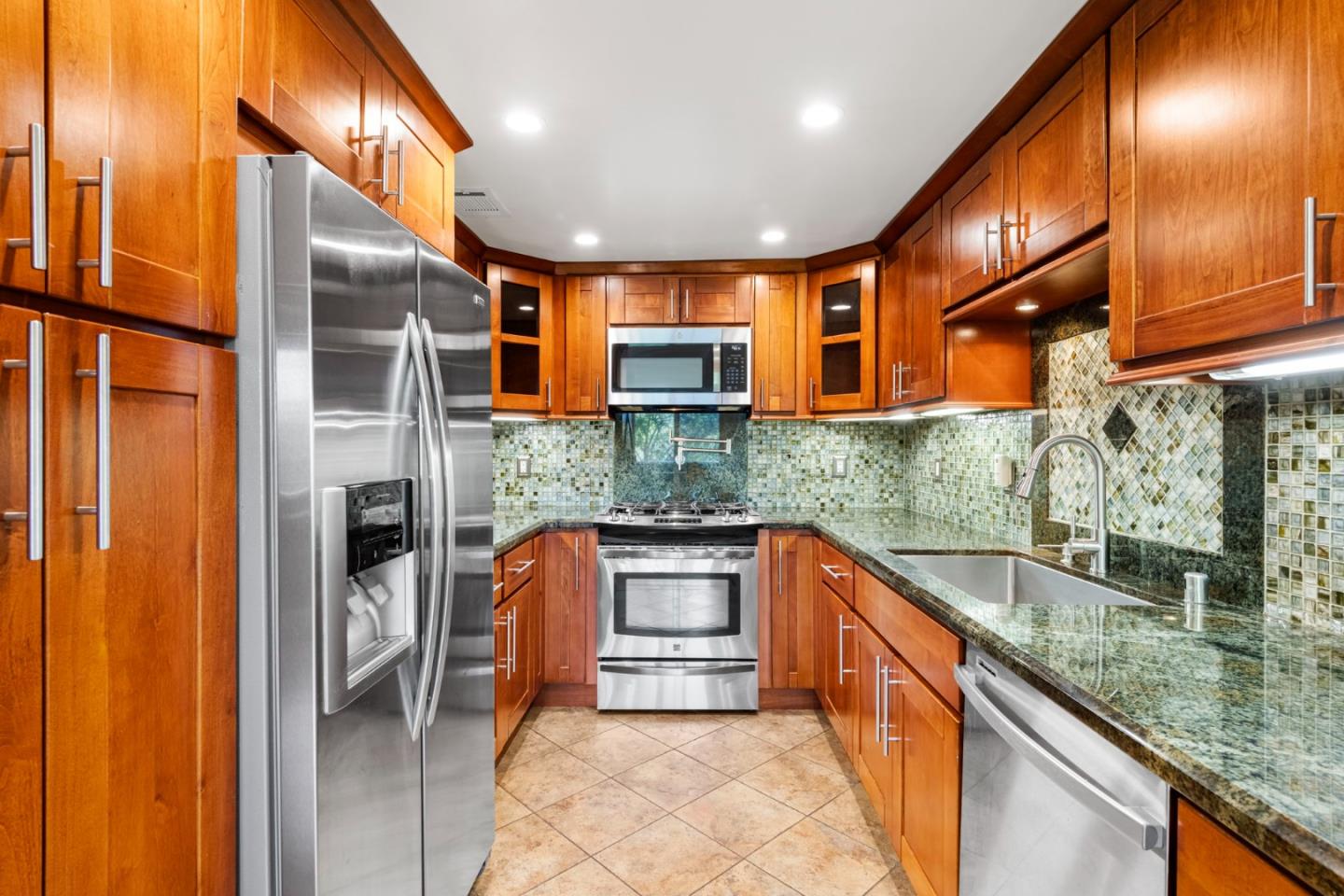 Detail Gallery Image 16 of 36 For 3717 Clayton Rd, Concord,  CA 94521 - 2 Beds | 2/1 Baths