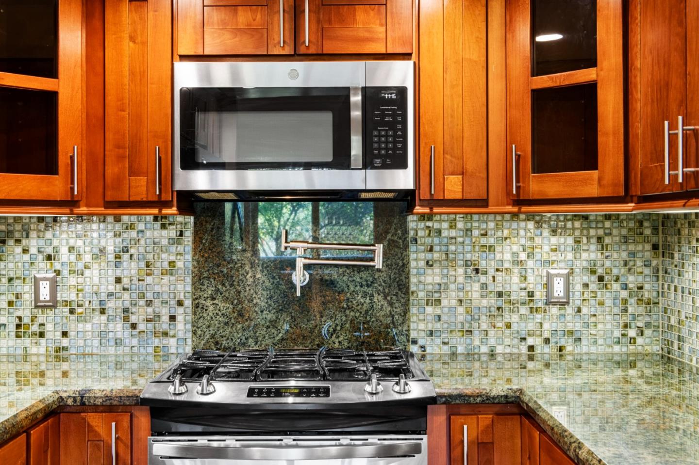 Detail Gallery Image 17 of 36 For 3717 Clayton Rd, Concord,  CA 94521 - 2 Beds | 2/1 Baths