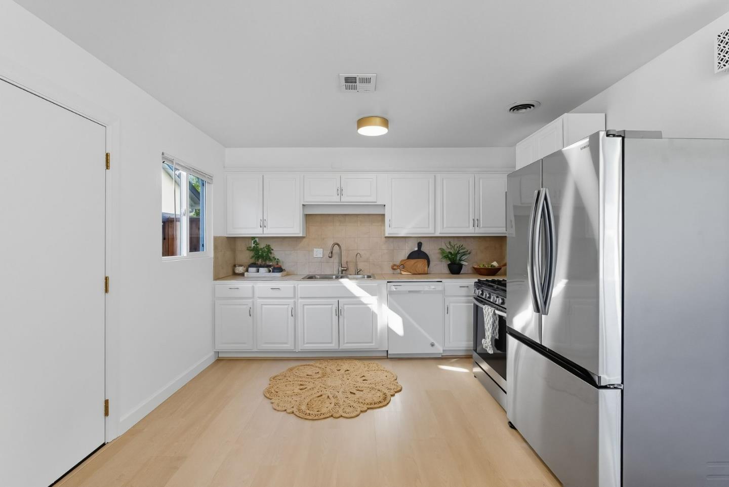 Detail Gallery Image 12 of 28 For 2917 Quinto Way, San Jose,  CA 95124 - 4 Beds | 2 Baths