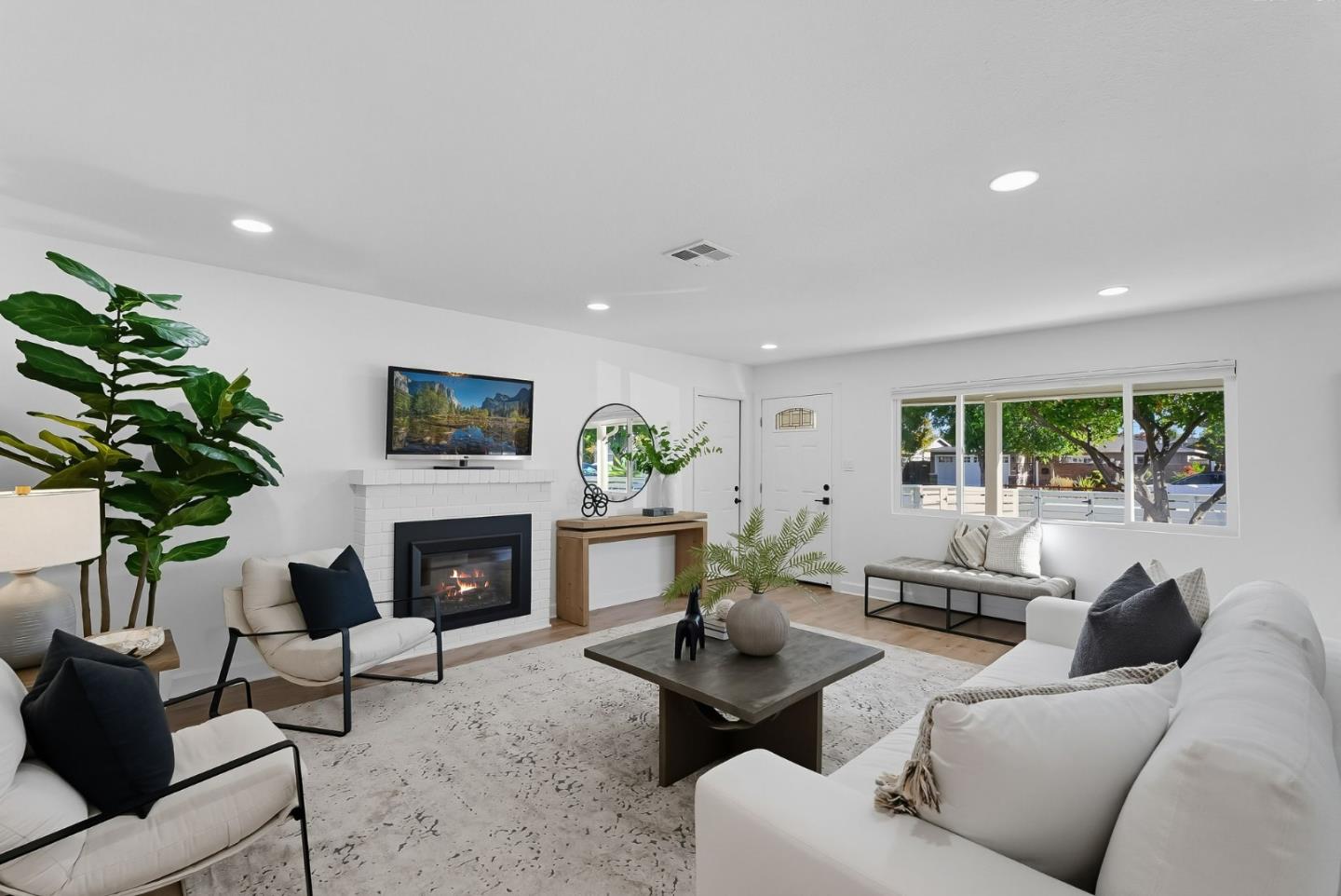 Detail Gallery Image 6 of 28 For 2917 Quinto Way, San Jose,  CA 95124 - 4 Beds | 2 Baths