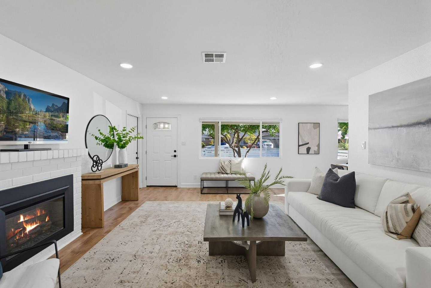 Detail Gallery Image 7 of 28 For 2917 Quinto Way, San Jose,  CA 95124 - 4 Beds | 2 Baths