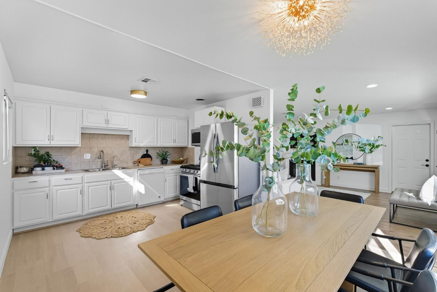 Detail Gallery Image 9 of 28 For 2917 Quinto Way, San Jose,  CA 95124 - 4 Beds | 2 Baths