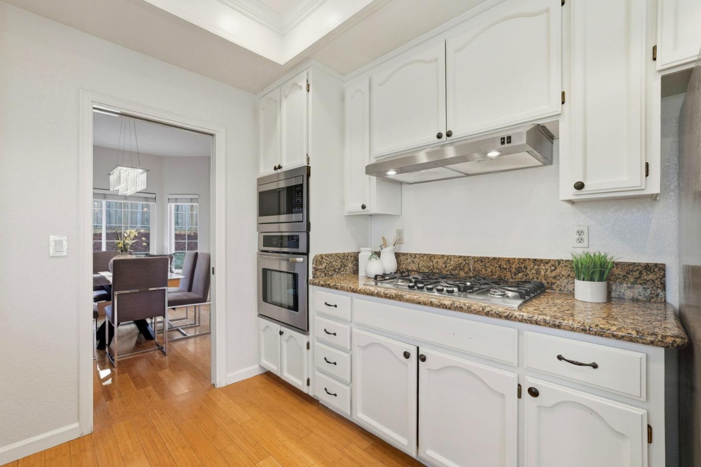 Detail Gallery Image 12 of 44 For 1066 Quail Creek Cir, San Jose,  CA 95120 - 3 Beds | 3 Baths