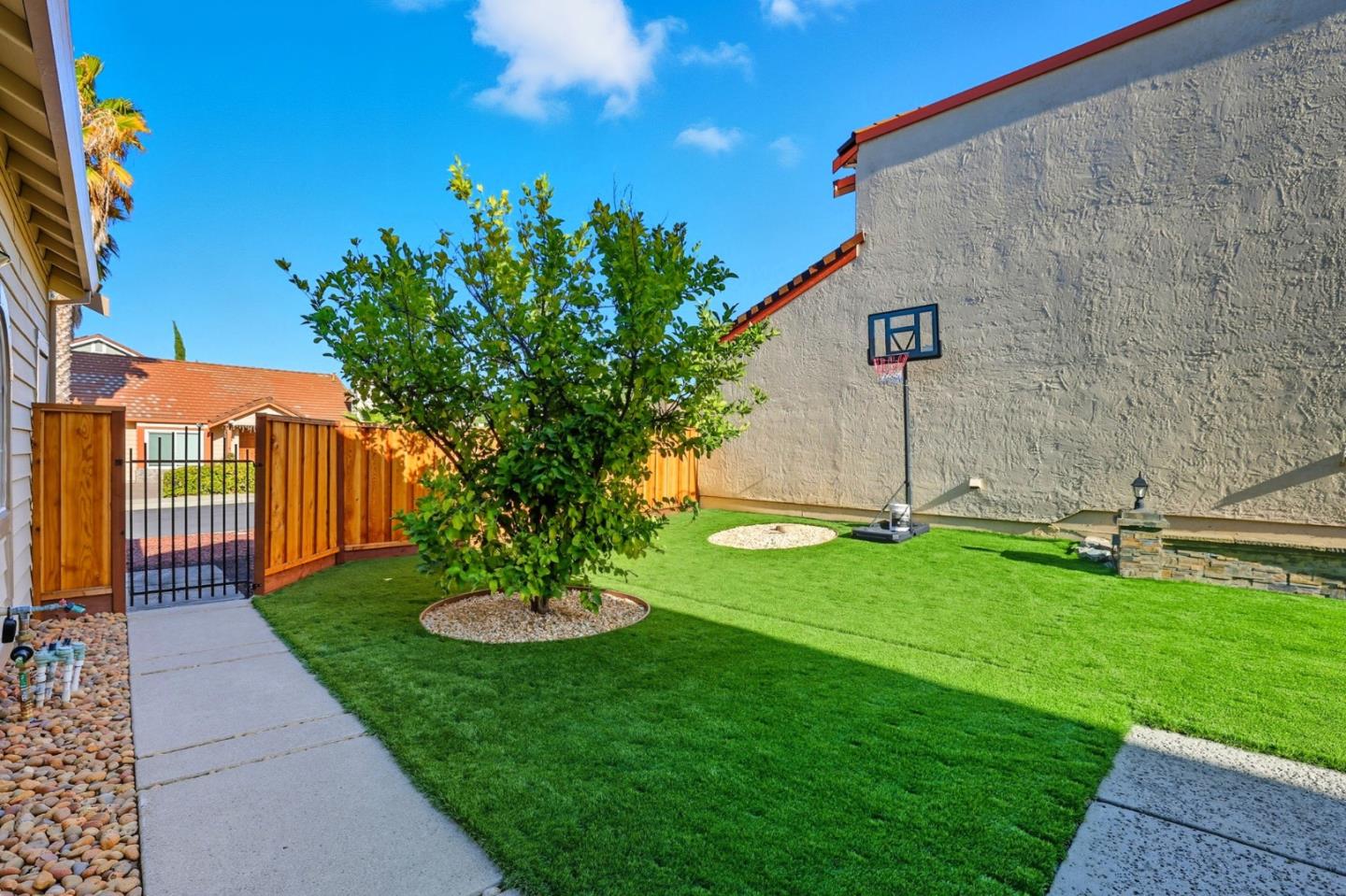 Detail Gallery Image 37 of 44 For 1066 Quail Creek Cir, San Jose,  CA 95120 - 3 Beds | 3 Baths