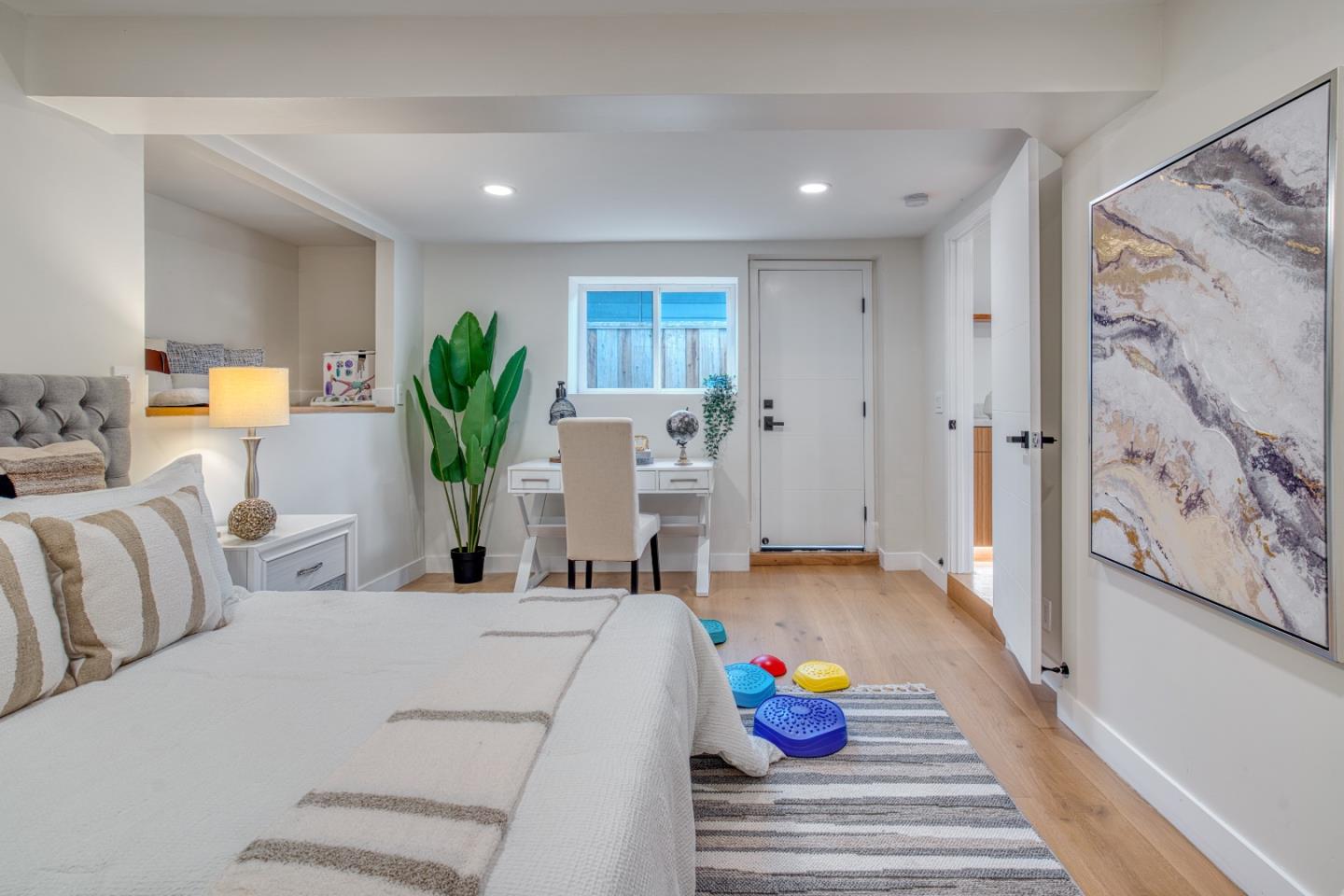 Detail Gallery Image 24 of 29 For 2614 Coronet Blvd, Belmont,  CA 94002 - 4 Beds | 3 Baths