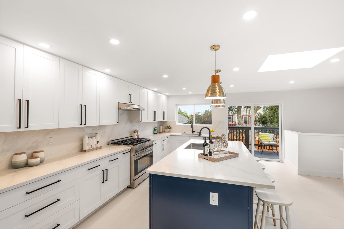 Detail Gallery Image 17 of 74 For 110 Poplar Ave, San Bruno,  CA 94066 - 3 Beds | 3 Baths