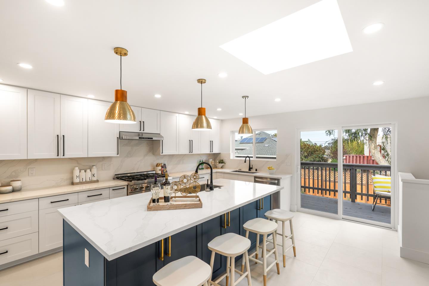 Detail Gallery Image 20 of 74 For 110 Poplar Ave, San Bruno,  CA 94066 - 3 Beds | 3 Baths