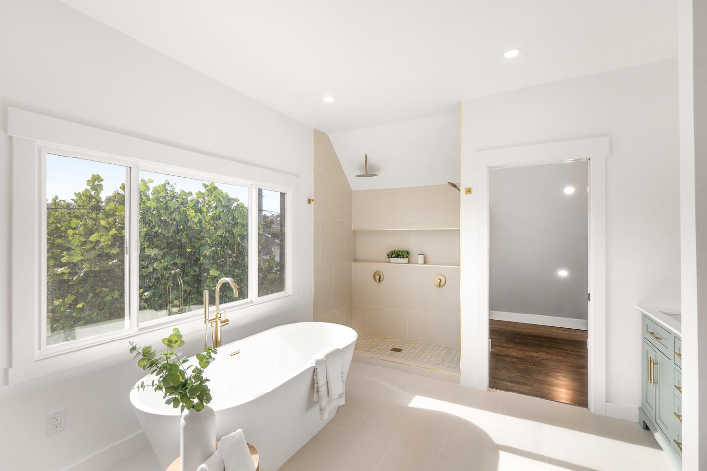 Detail Gallery Image 40 of 74 For 110 Poplar Ave, San Bruno,  CA 94066 - 3 Beds | 3 Baths