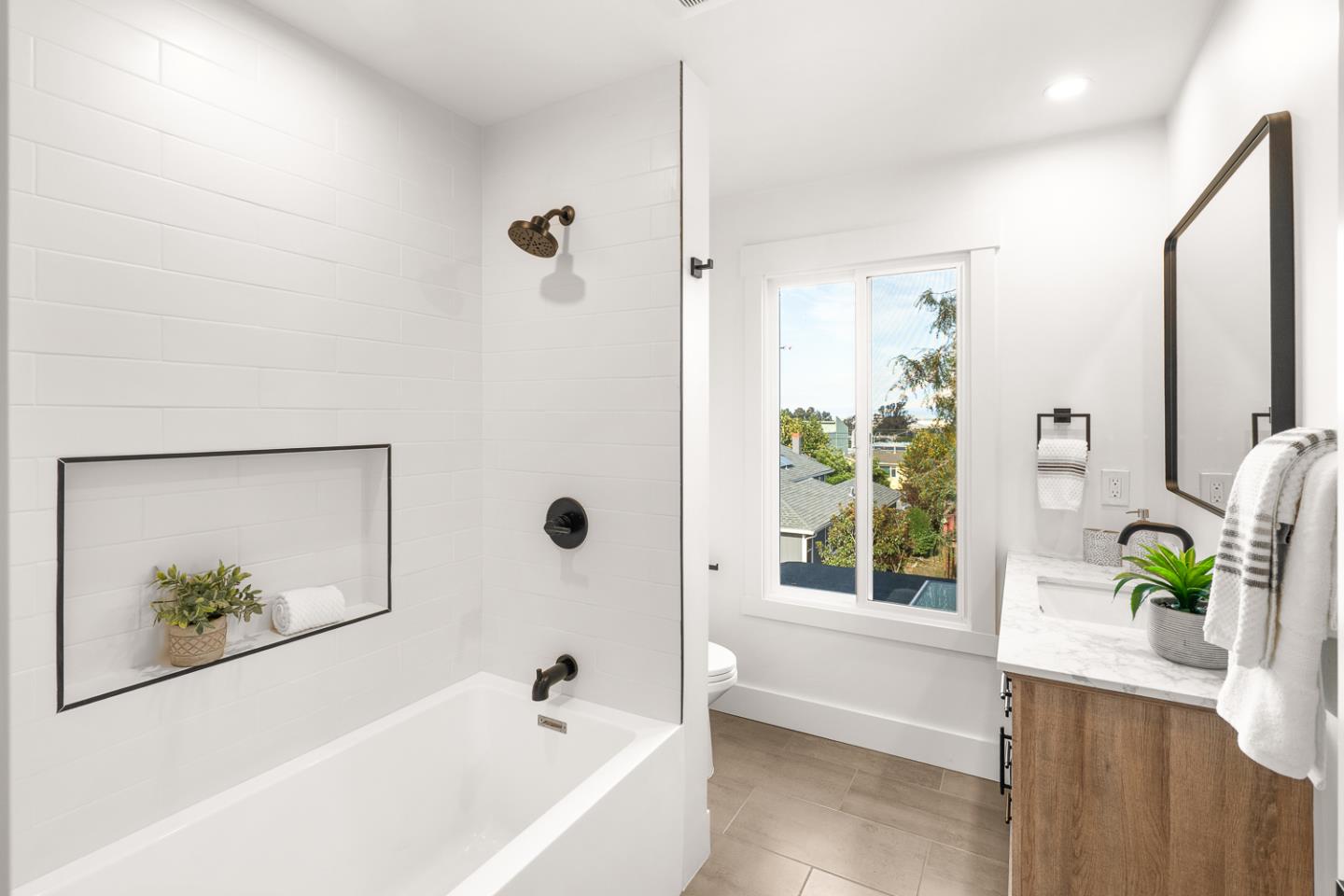 Detail Gallery Image 53 of 74 For 110 Poplar Ave, San Bruno,  CA 94066 - 3 Beds | 3 Baths