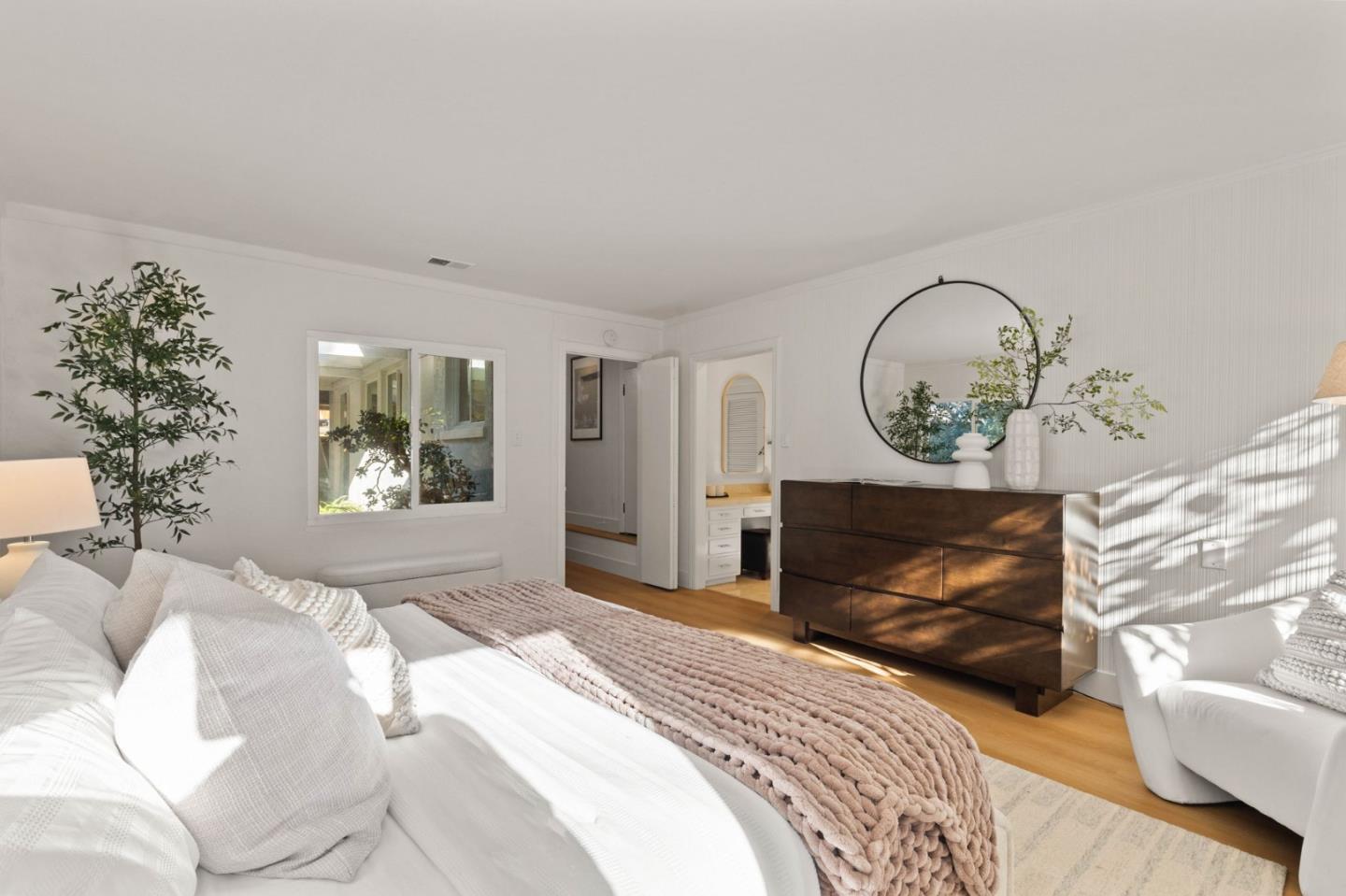 Detail Gallery Image 17 of 36 For 20 Don Ct, Redwood City,  CA 94062 - 4 Beds | 3 Baths