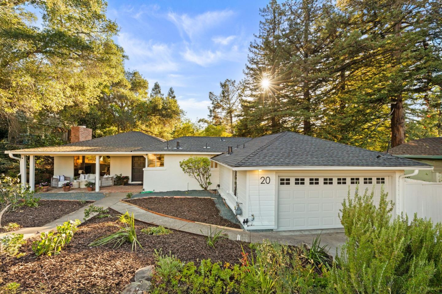 Detail Gallery Image 2 of 36 For 20 Don Ct, Redwood City,  CA 94062 - 4 Beds | 3 Baths