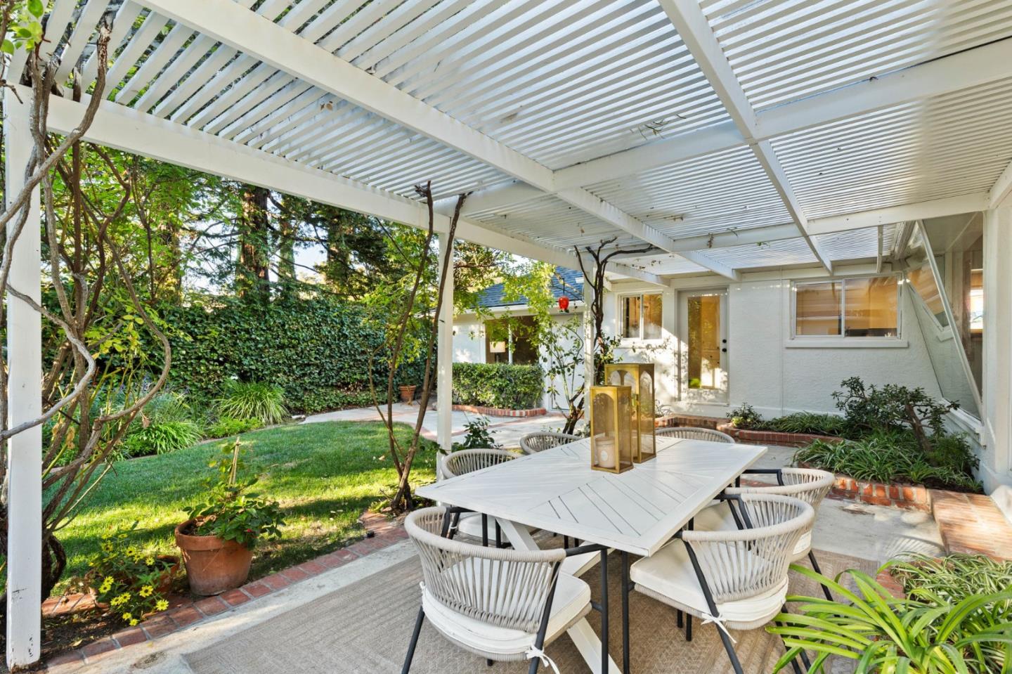 Detail Gallery Image 27 of 36 For 20 Don Ct, Redwood City,  CA 94062 - 4 Beds | 3 Baths